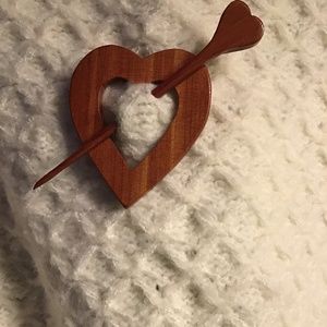 Heart wood scarf holder
